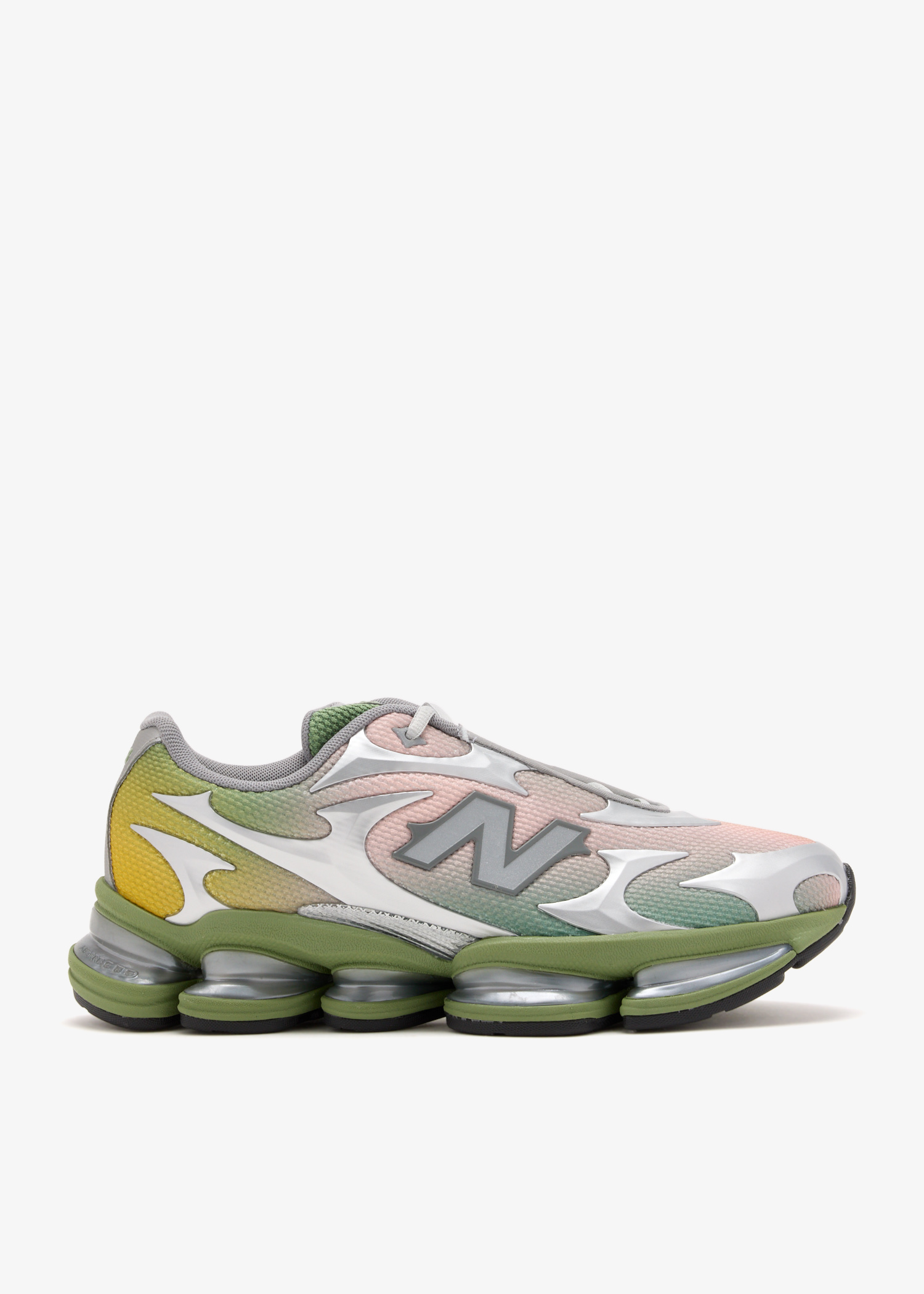 

2000 sneakers, Silver
