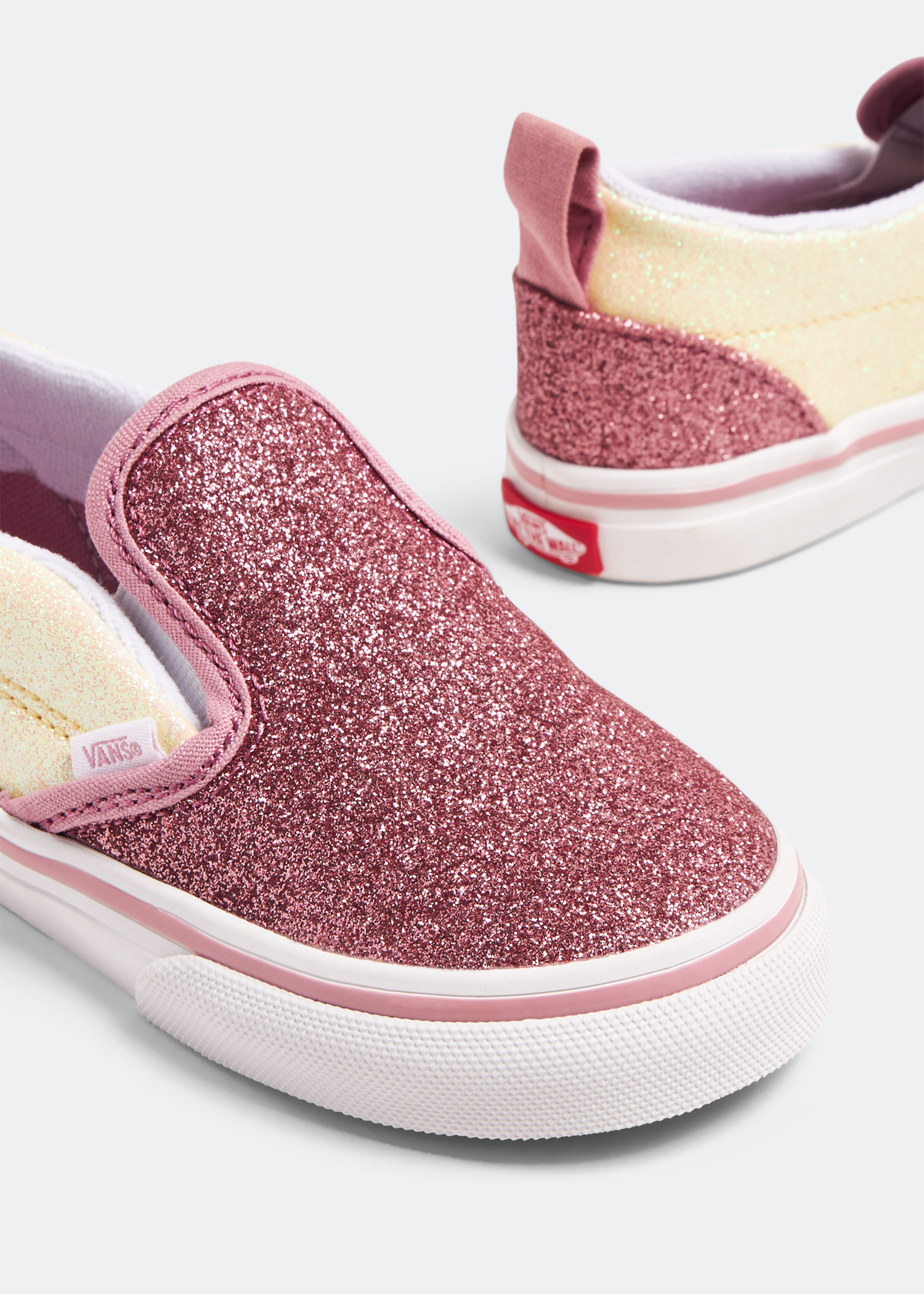

Slip-on V sneakers, Pink
