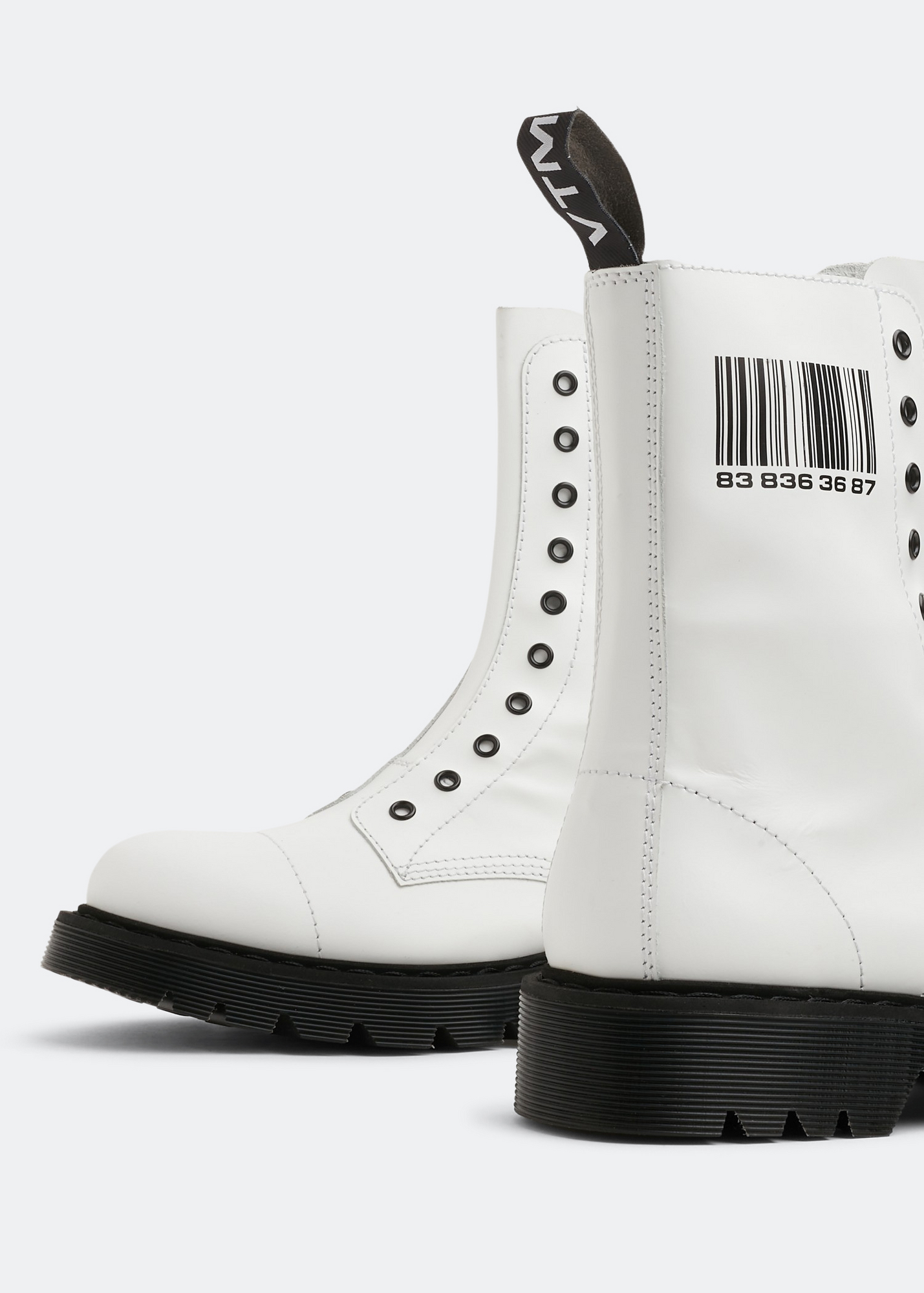 

Barcode army boots, White