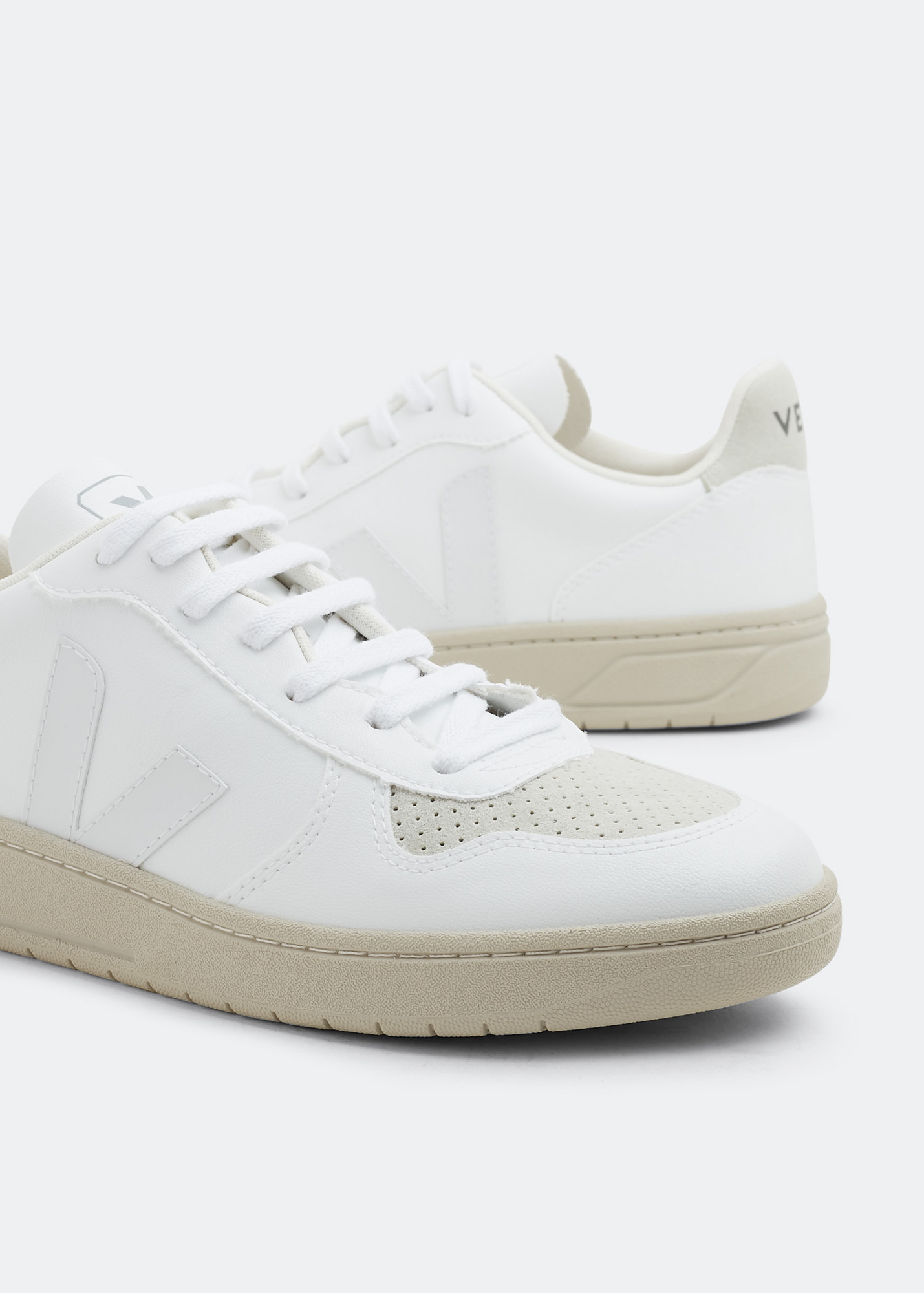 

V-10 sneakers, White