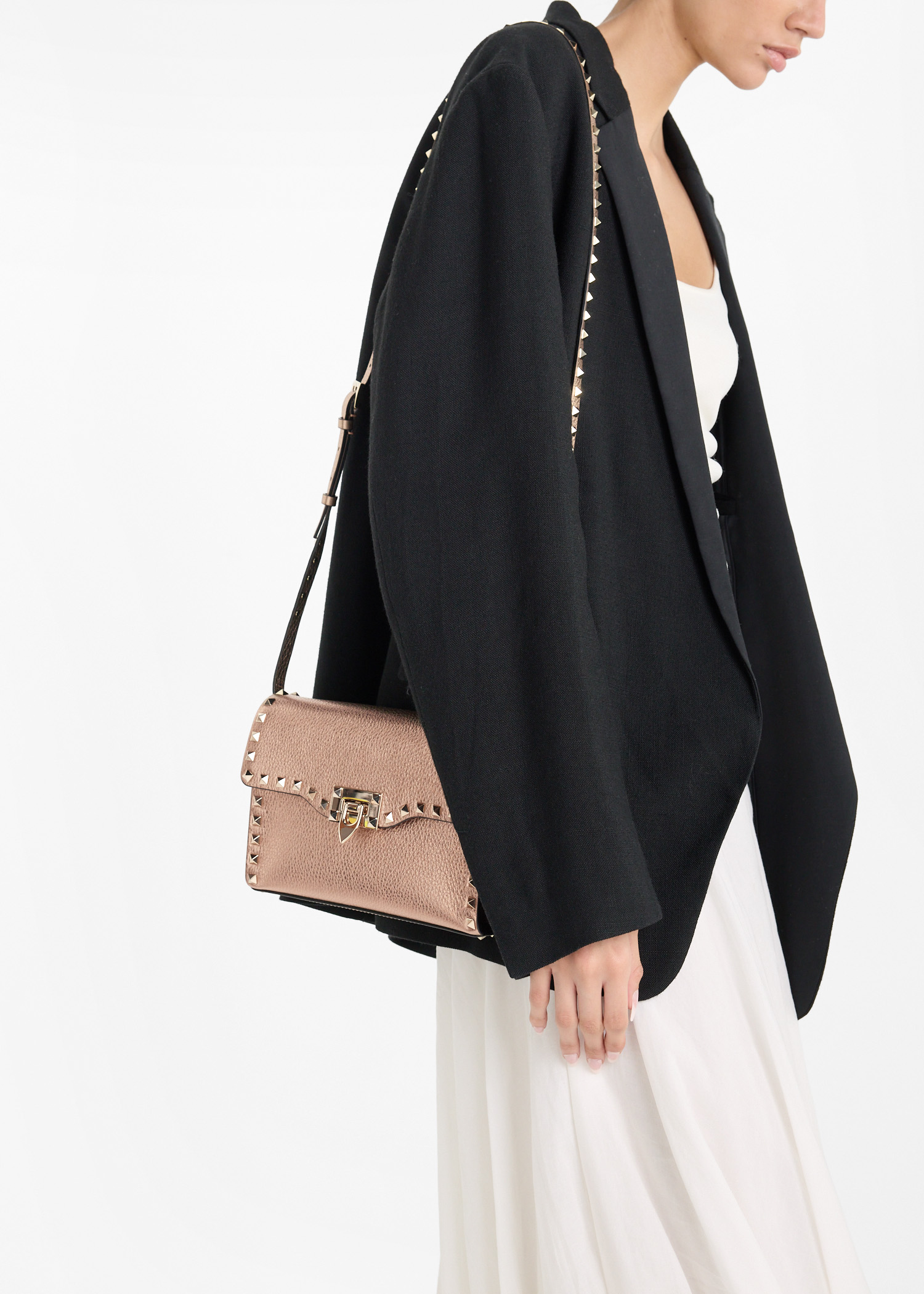 

Rockstud small crossbody bag, Rose gold