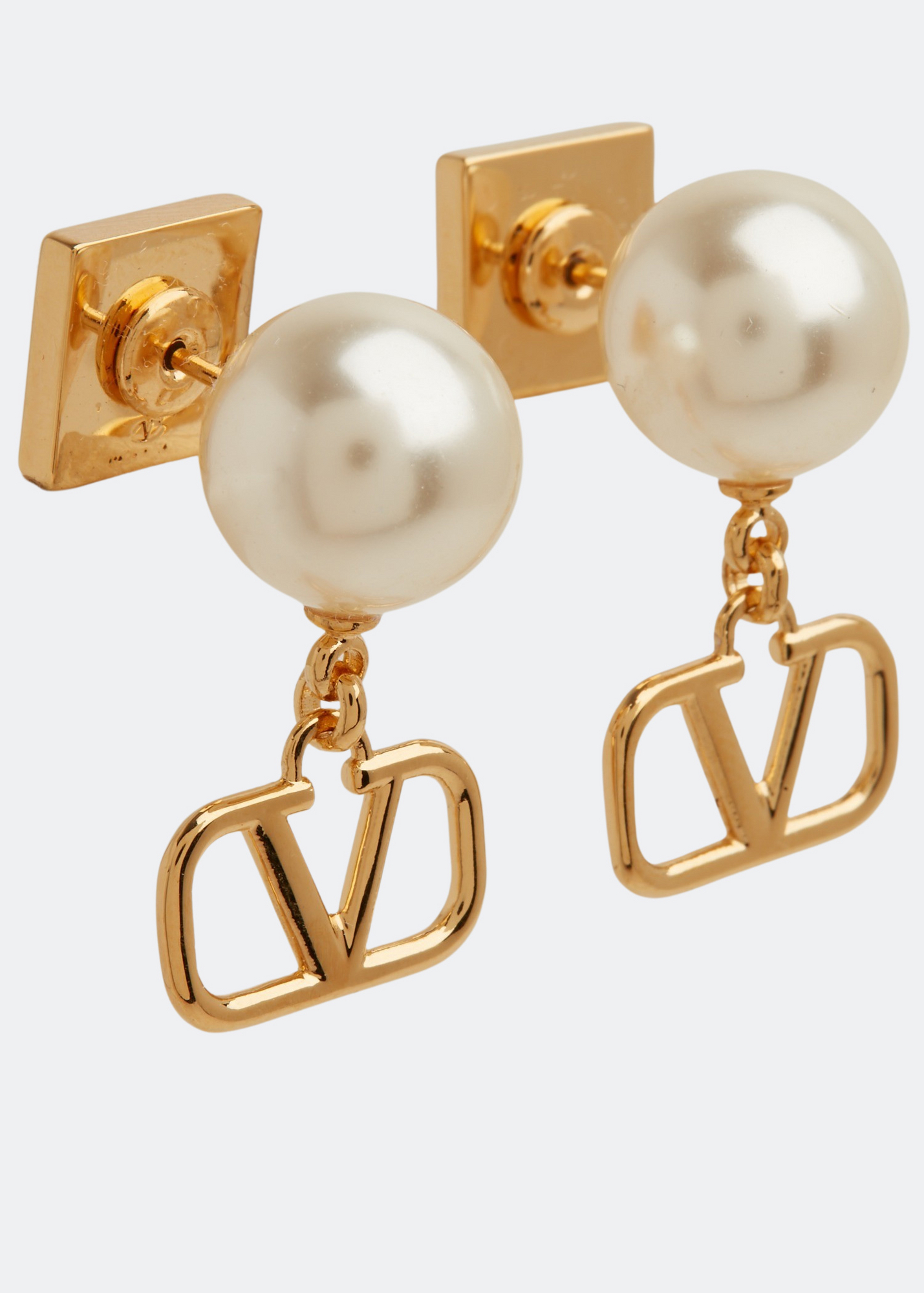 

VLogo Signature pearl earrings, Gold
