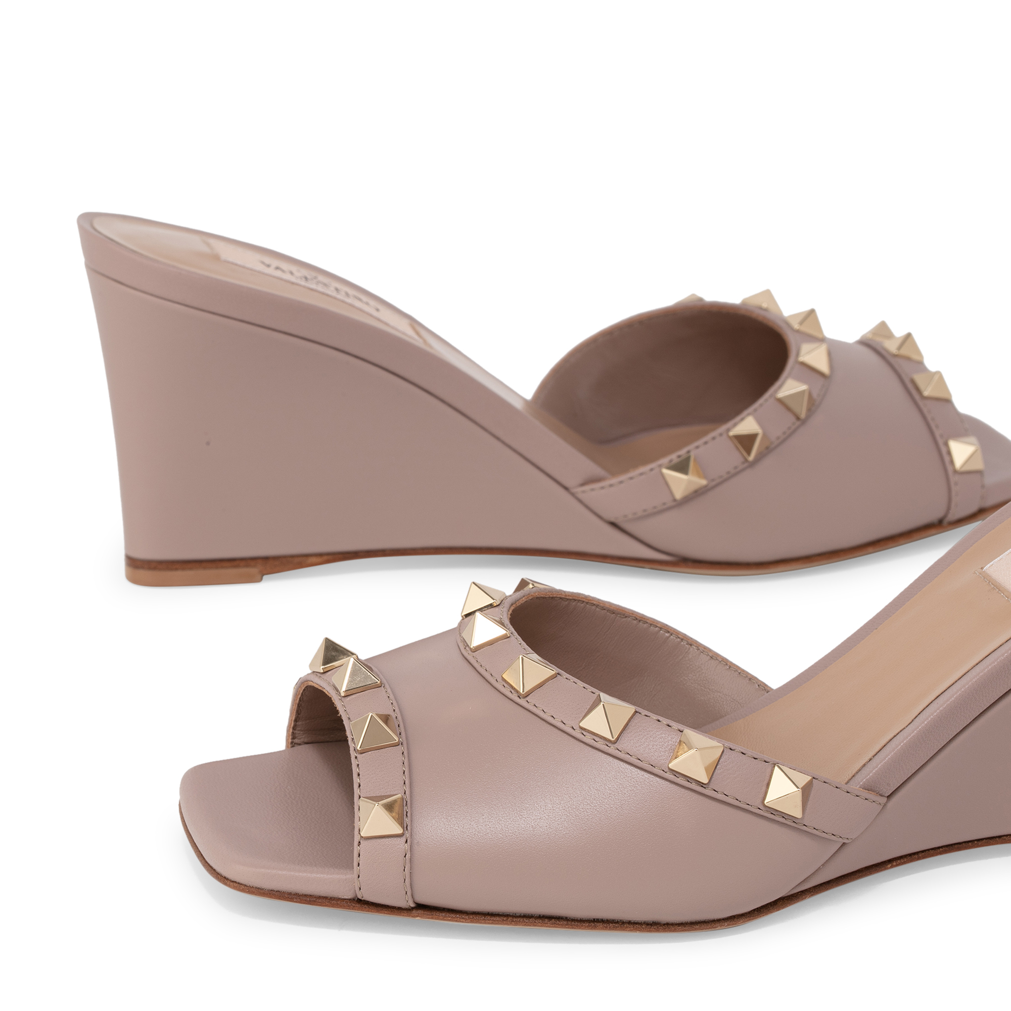 

Rockstud wedge sandals, Pink